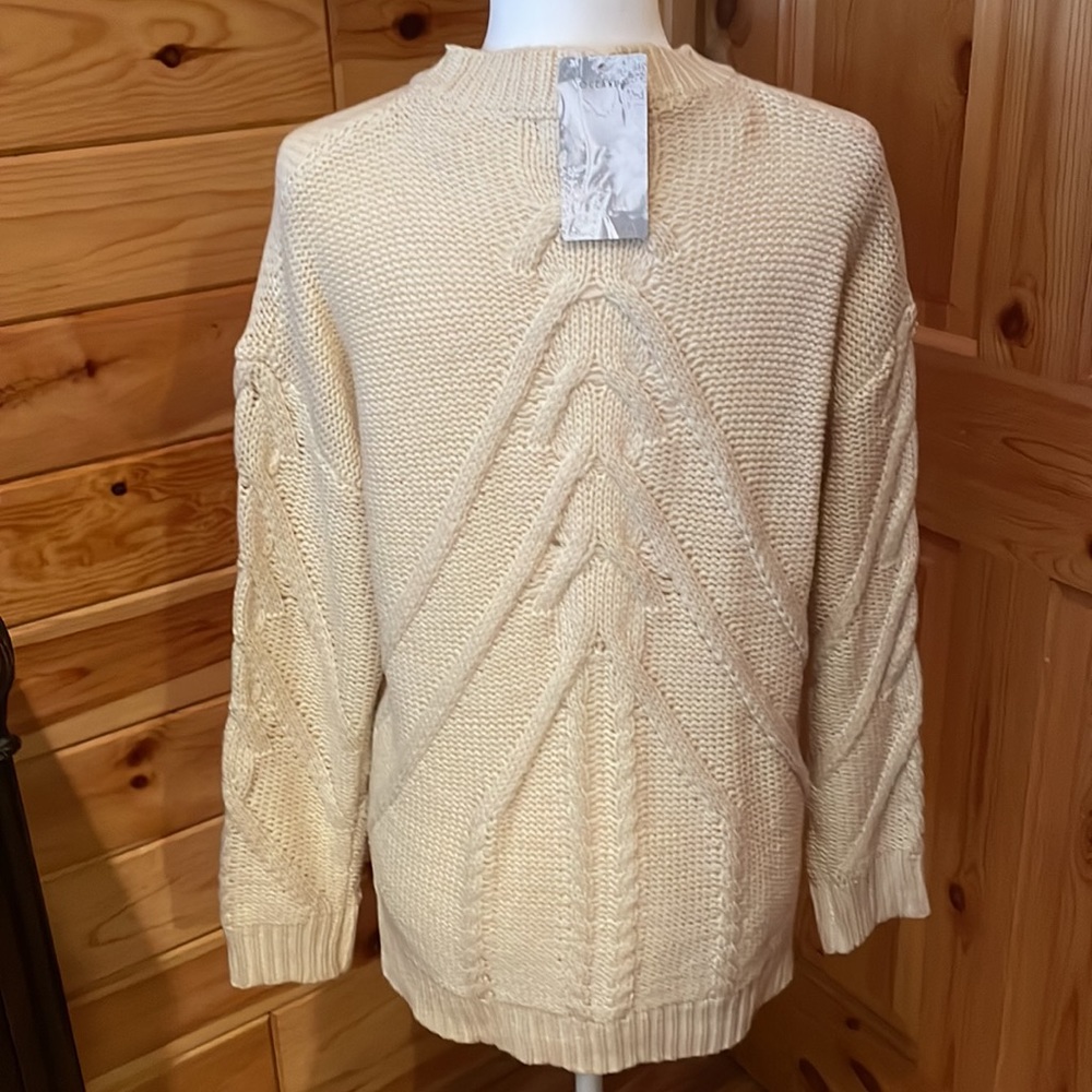 New!! Crew Neck Sweater - Picture 6 of 7